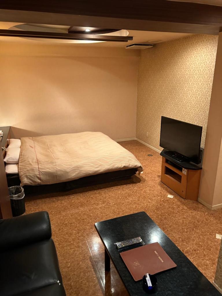 Hotel AKAIKUTSU - Adult Only photo 1