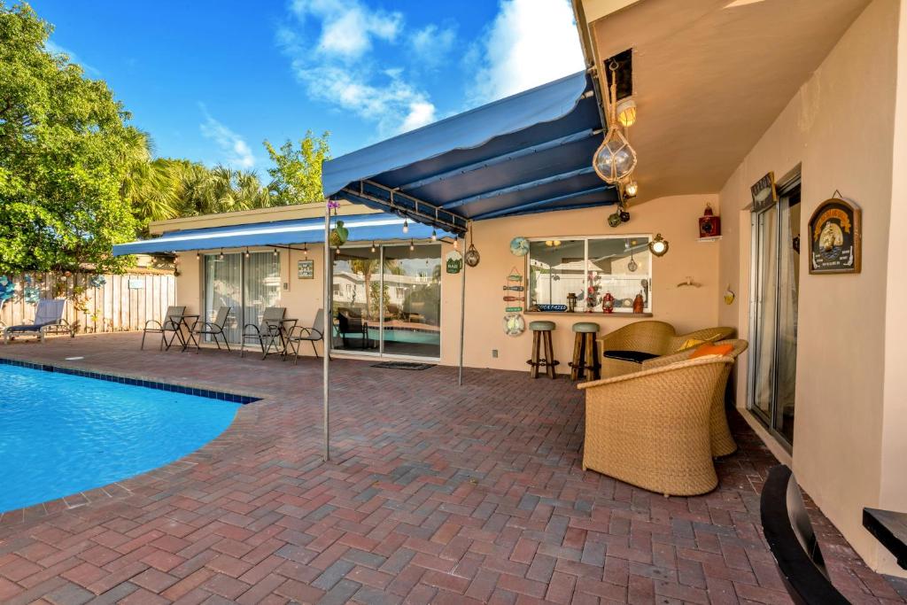 Purely Pompano, Pool, Water front, Paddleboard, Beach, 5 bedroom 3 bath photo 3