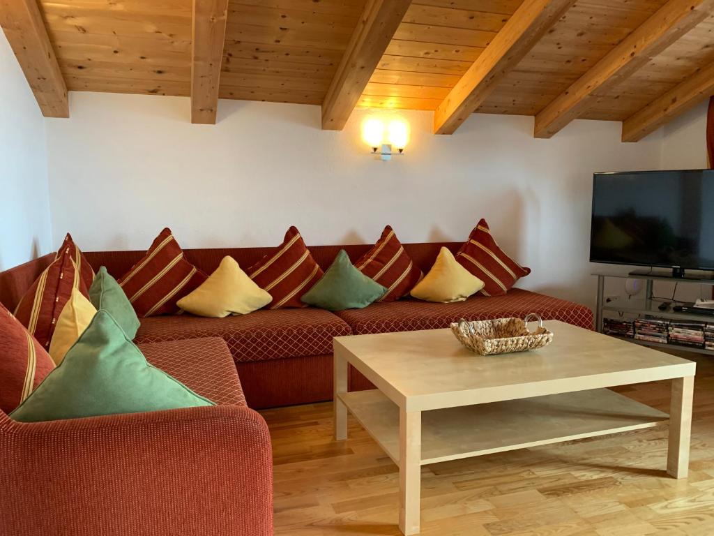 Penthouse Kurz photo 2