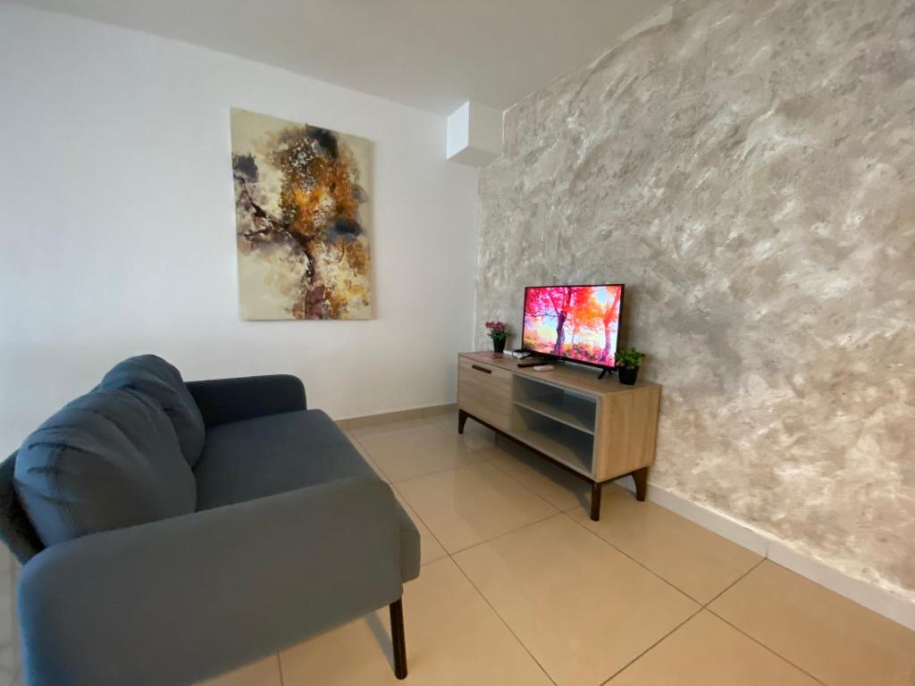 Chrisenbel Suites - Pinnacle PJ photo 2
