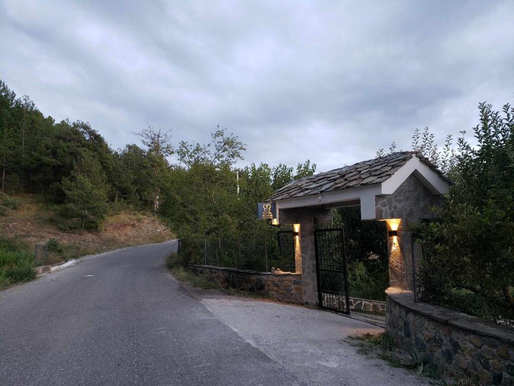 Bujtina Bezhani Gjinar photo 3