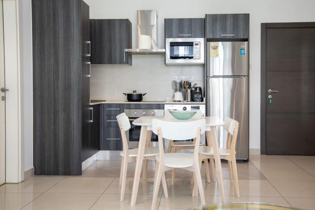 Cantonments 2 Bedroom at Embassy Gardens photo 3