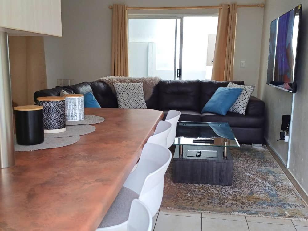 ABSOLUTE AIRBNB photo 1