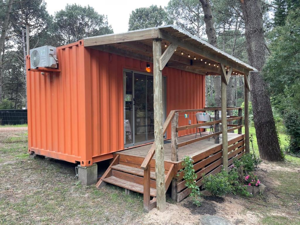 Helles, modernes Containerhaus photo 3