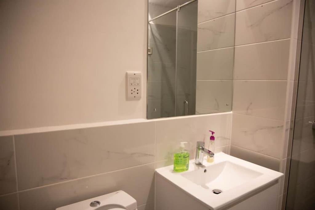 Cantonments Beautiful 2 Bedroom Apartment photo 3