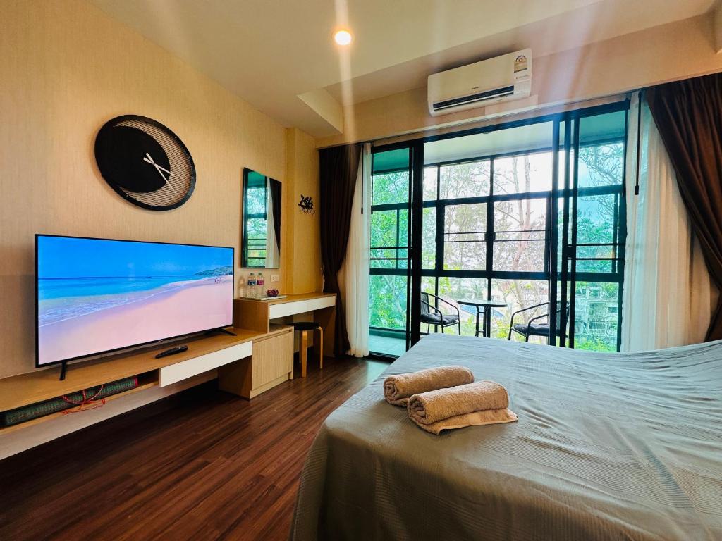 Brand New Naithon Condo C411