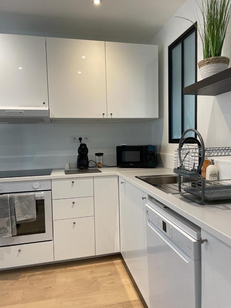 Casa Luna, Votre Maison Familiale avec son jardin privé en Plein Cœur de Ville photo 3