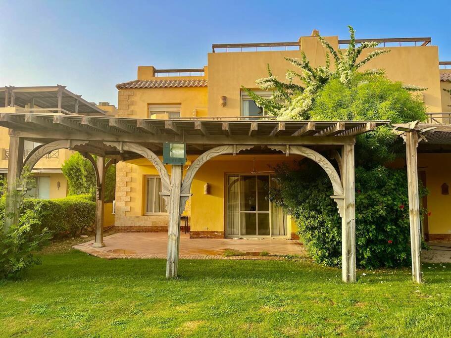 5BR Villa Private Garden & Beach Access in Ain EL Sokhna