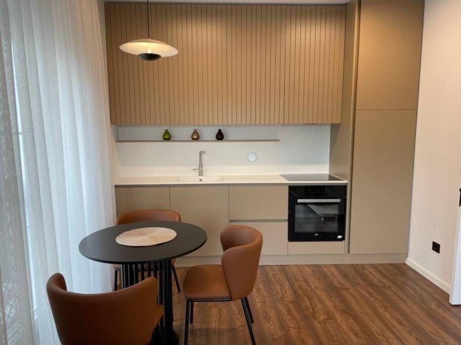 Grandeur City Centre Apartment photo 4