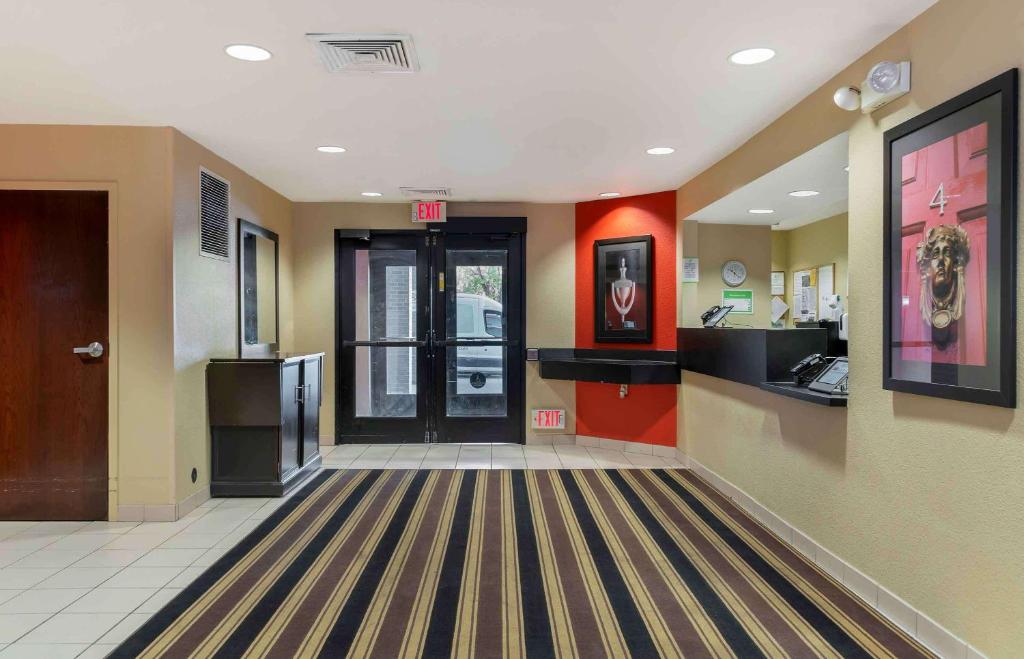 Extended Stay America Suites - Detroit - Metropolitan Airport photo 4