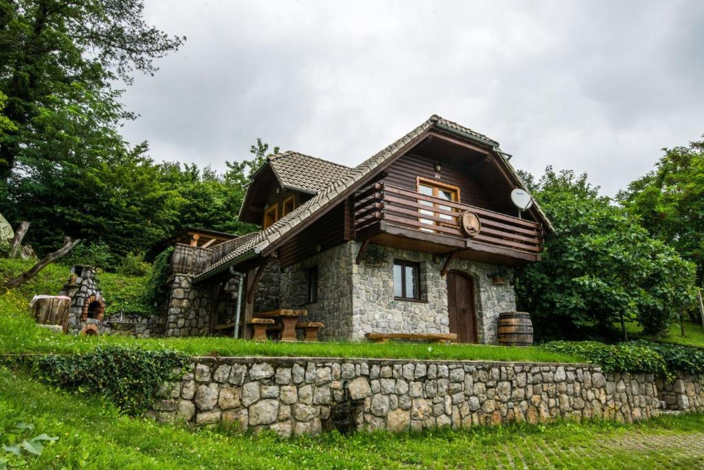 Vineyard Cottage Rataj 1 Hot Tub - Happy Rentals photo 1