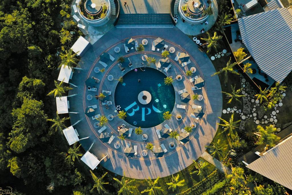 BOTANICAL POOL CLUB photo 1