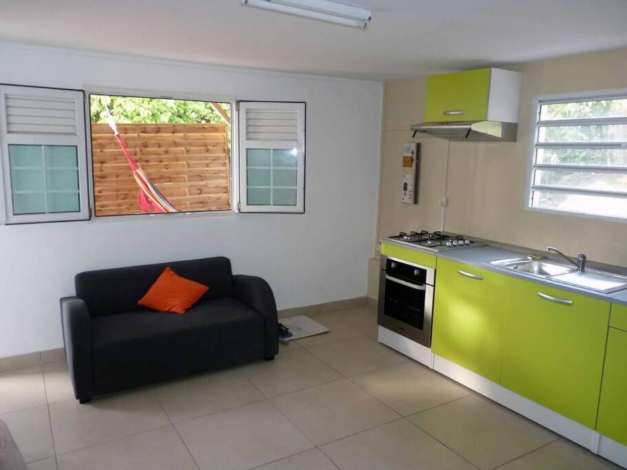 Logement dans un lieu calme et verdoyant à proximité de tout avec Jacuzzi!!! photo 3