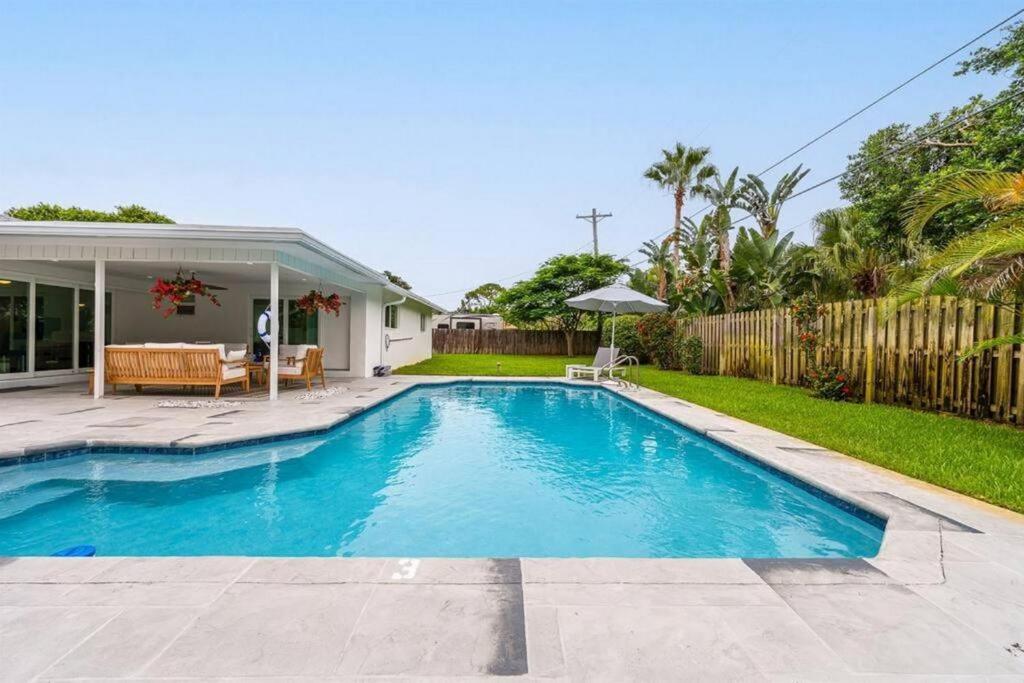 Luxury Designer Delray Beach. 10 Min to the Beach! image