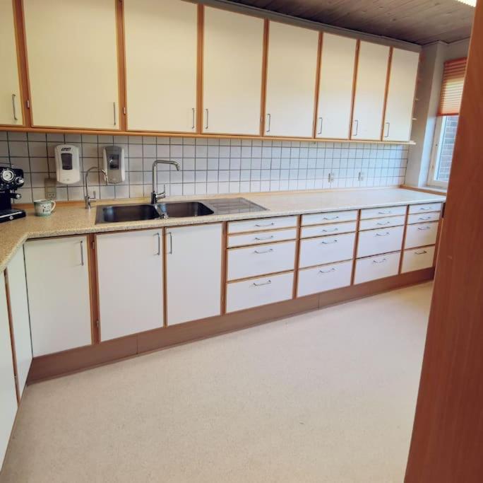 Comfortable 3- bedroom villa with free parking photo 1