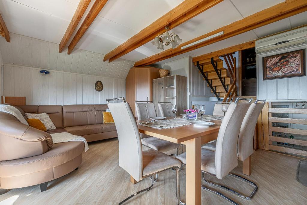 Vineyard Cottage Hočevar With Sauna - Happy Rentals photo 4