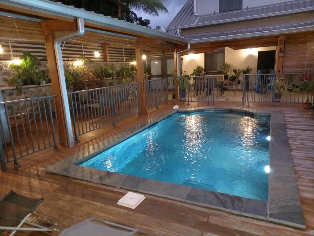 Haut de villa avec piscine photo 1