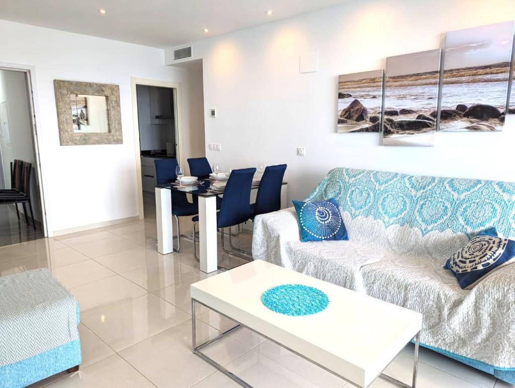 Stunning 2 bed apartment on the front sea line at Sea Senses photo 4