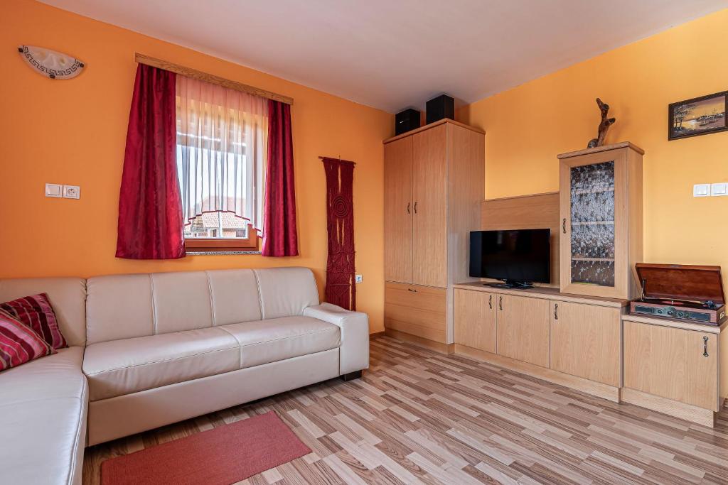 Vineyard Cottage Pyramid - Happy Rentals photo 3