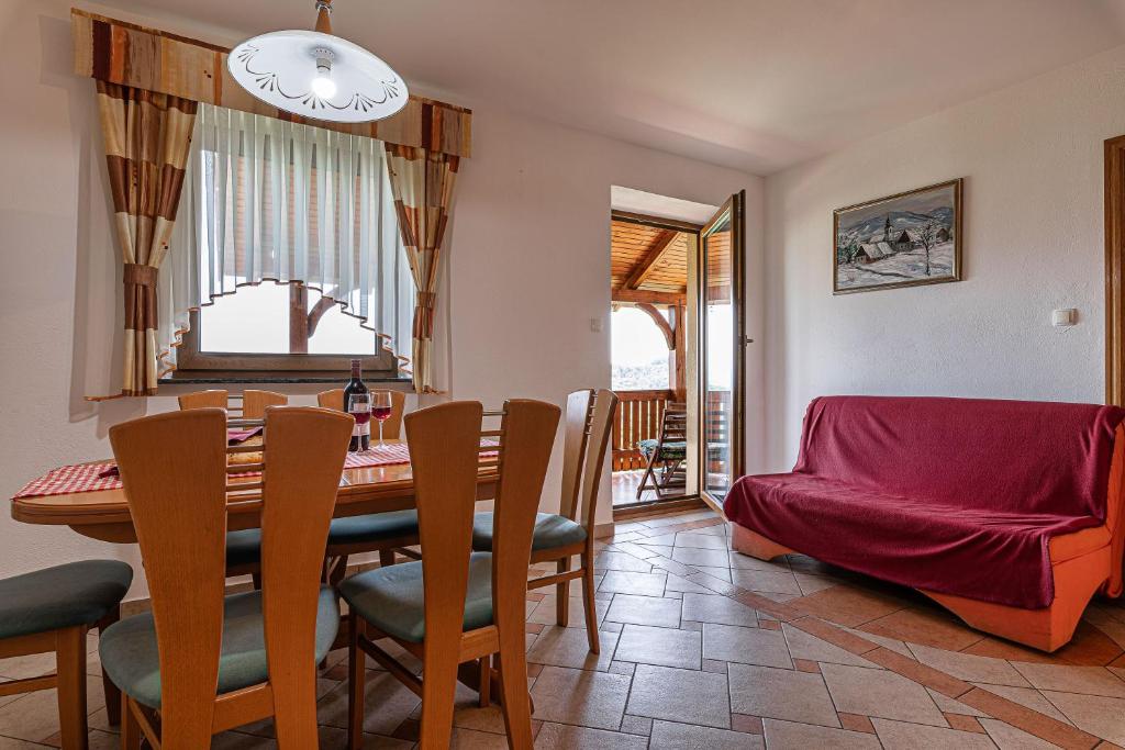 Vineyard Cottage Ucman - Happy Rentals photo 2