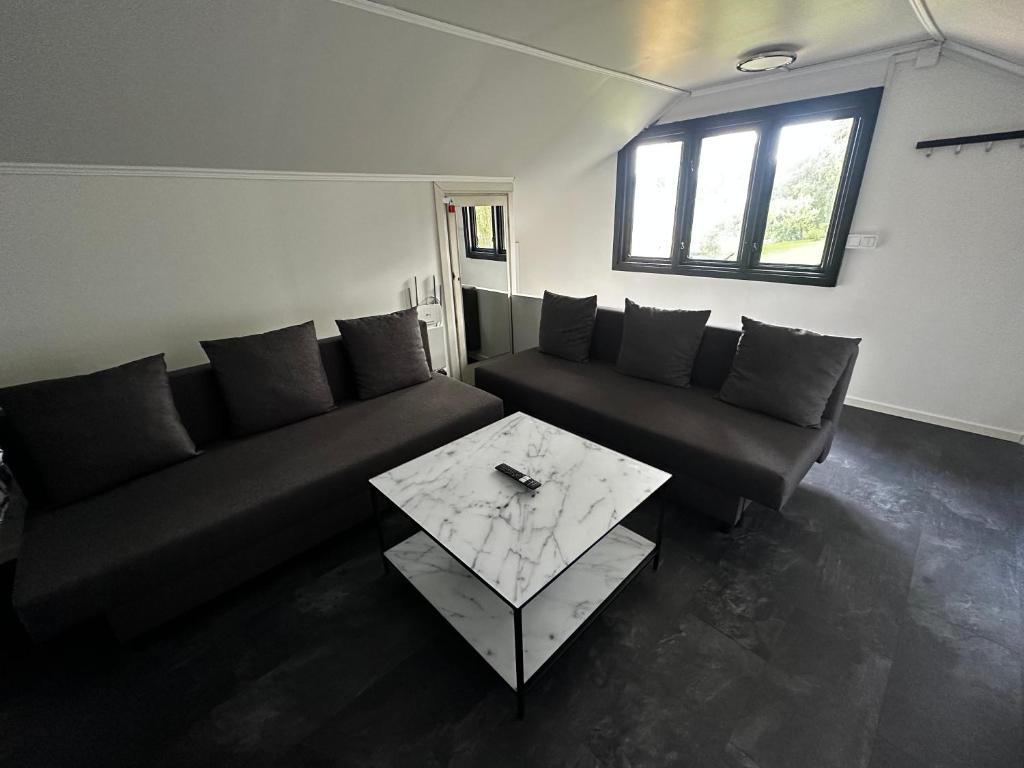 independent apartment near citycenter/lake photo 2