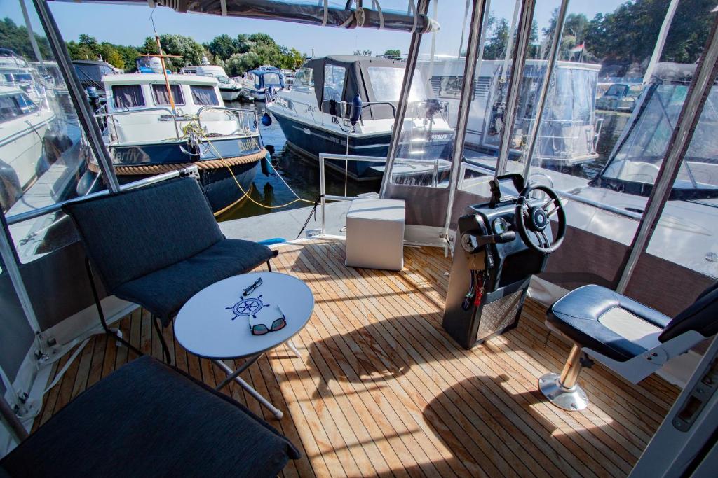 Hausboot photo 2