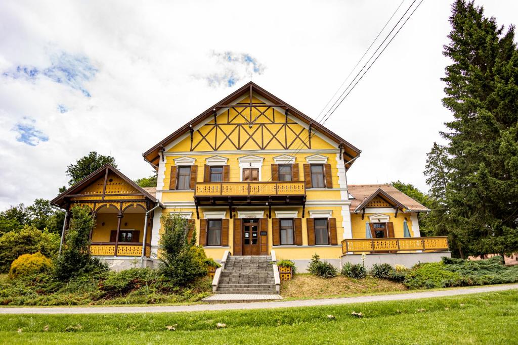 Sasréti Vadászkastély Almamellék
