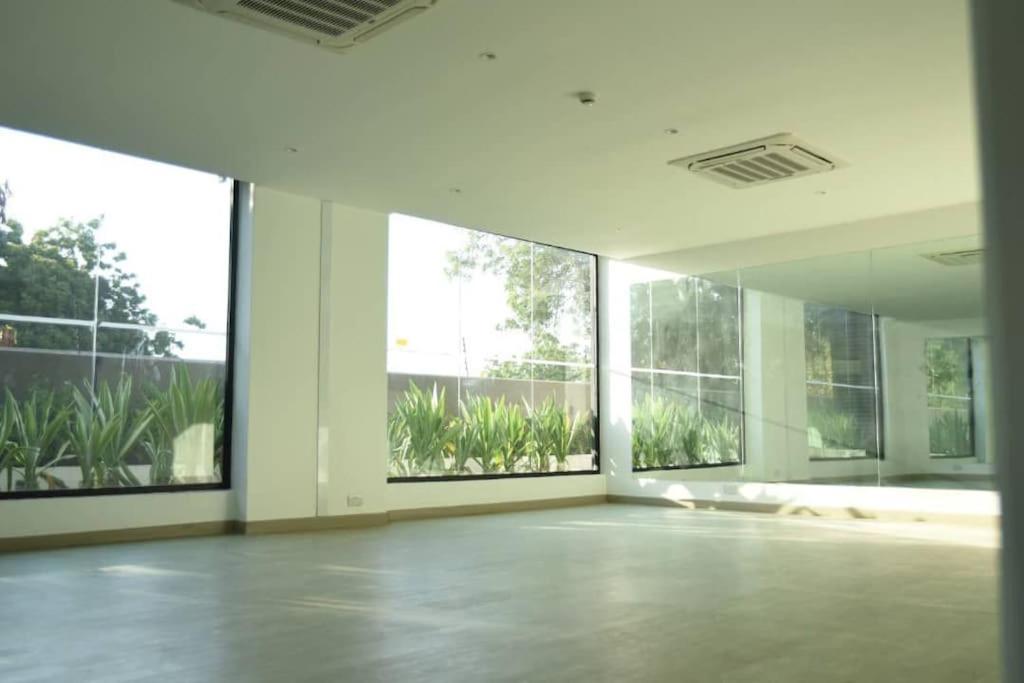 Pool View Apartment @Embassy Gardens photo 2