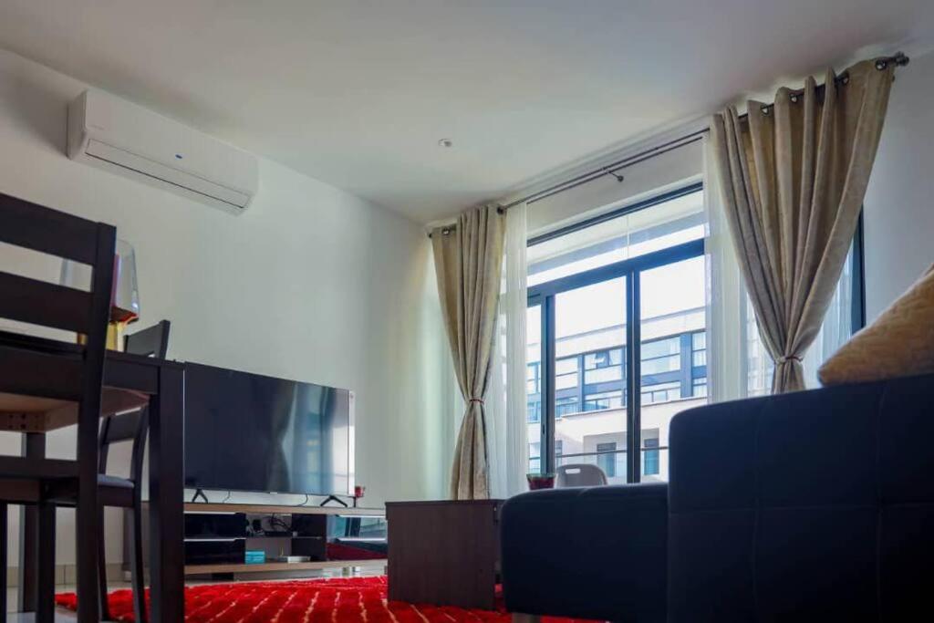 Pool View Apartment @Embassy Gardens photo 4