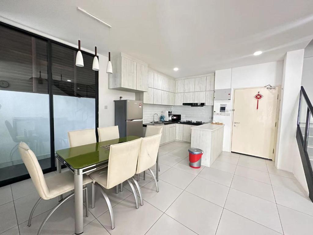 The Floorspace DeLoft Emporium Duplex Apartment photo 1