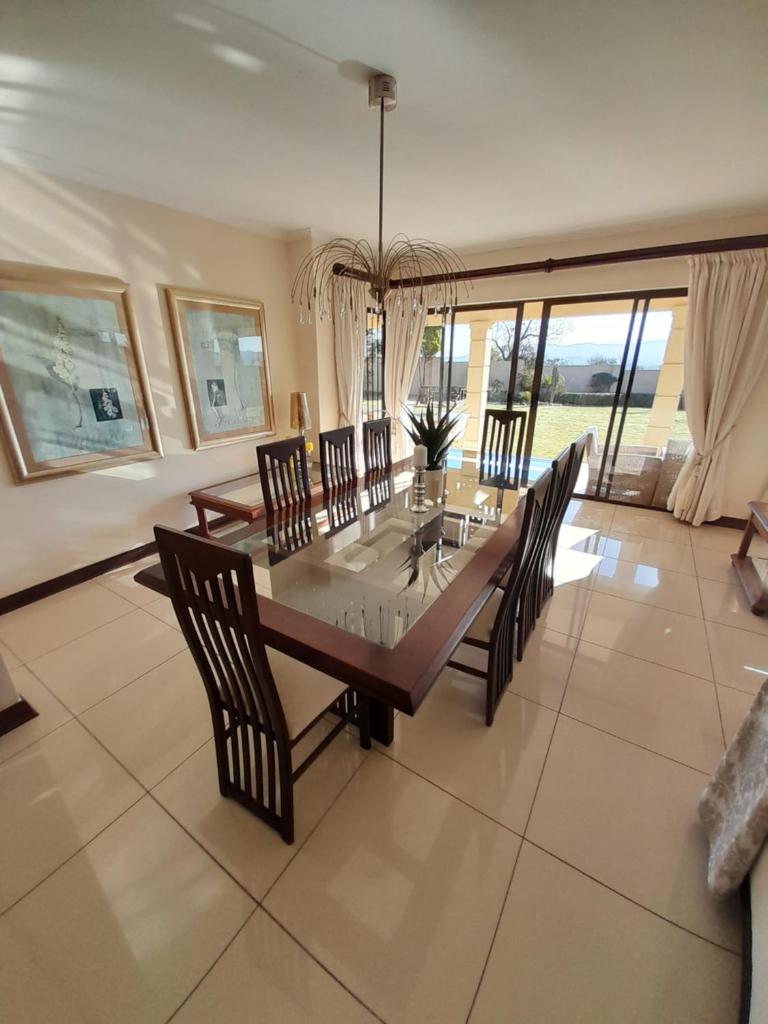 The Executive 5 Bedroom photo 3