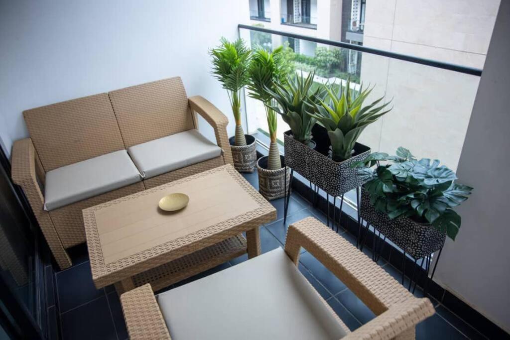 Special 1 Bed Apt W/pool View @Embassy Gard 70m2 photo 1