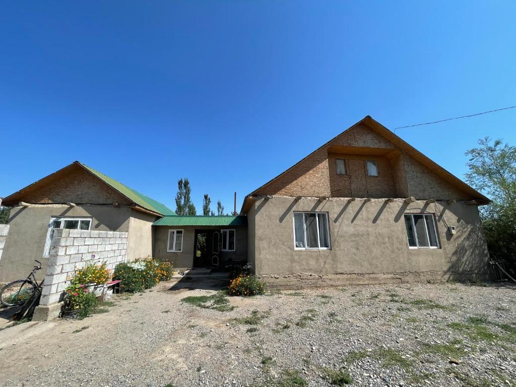 Alia Guest House