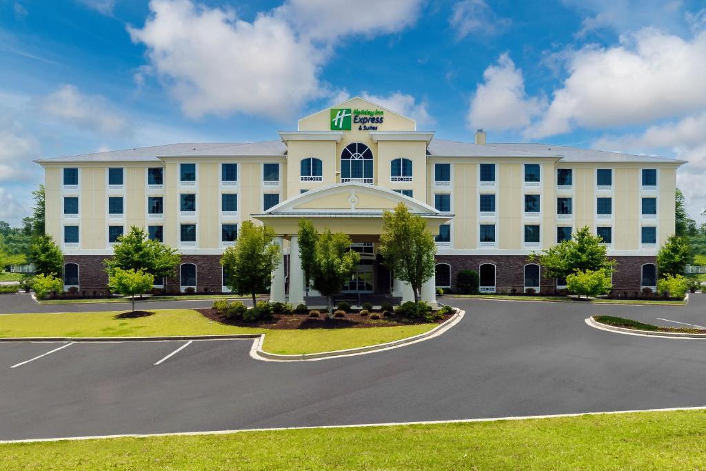 Holiday Inn Express & Suites Aiken, an IHG Hotel photo 1