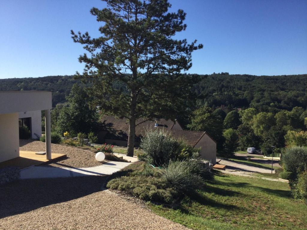 Savigny view photo 3