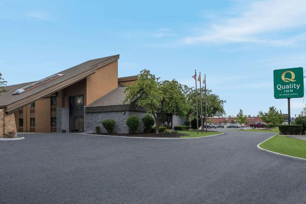 Quality Inn Toledo image