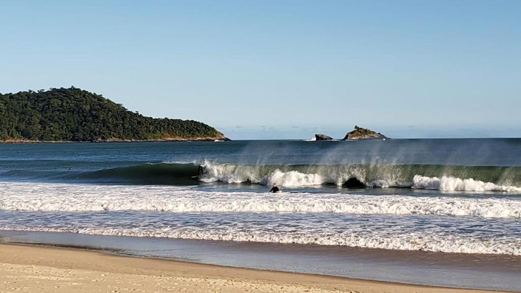 Condomínio à beira mar para relaxar na praia de Santiago