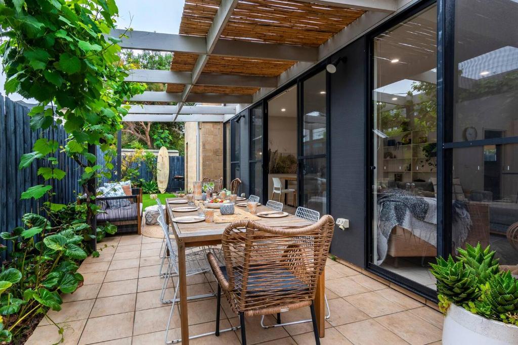 Ocean Grove - Fireplace, Wineries, Cafes, Bars, Surf photo 3