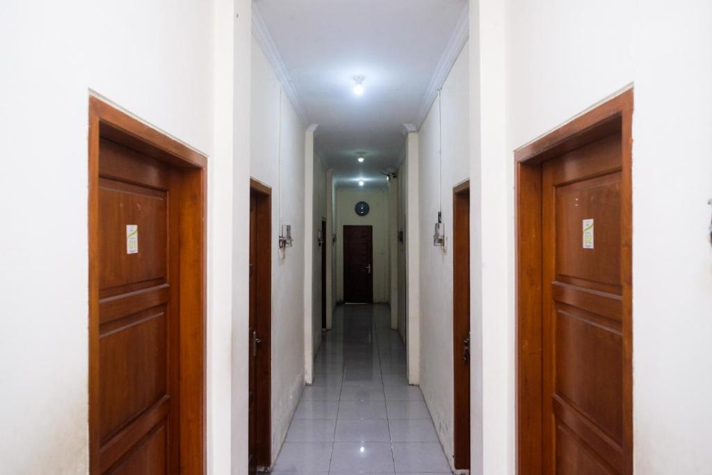 OYO 700 Griya Hanum Syariah - Tap to explore photos