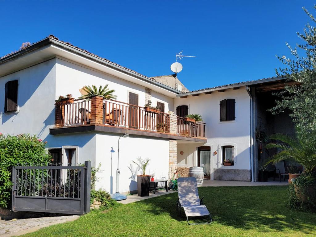 Casa Rustica con giardino