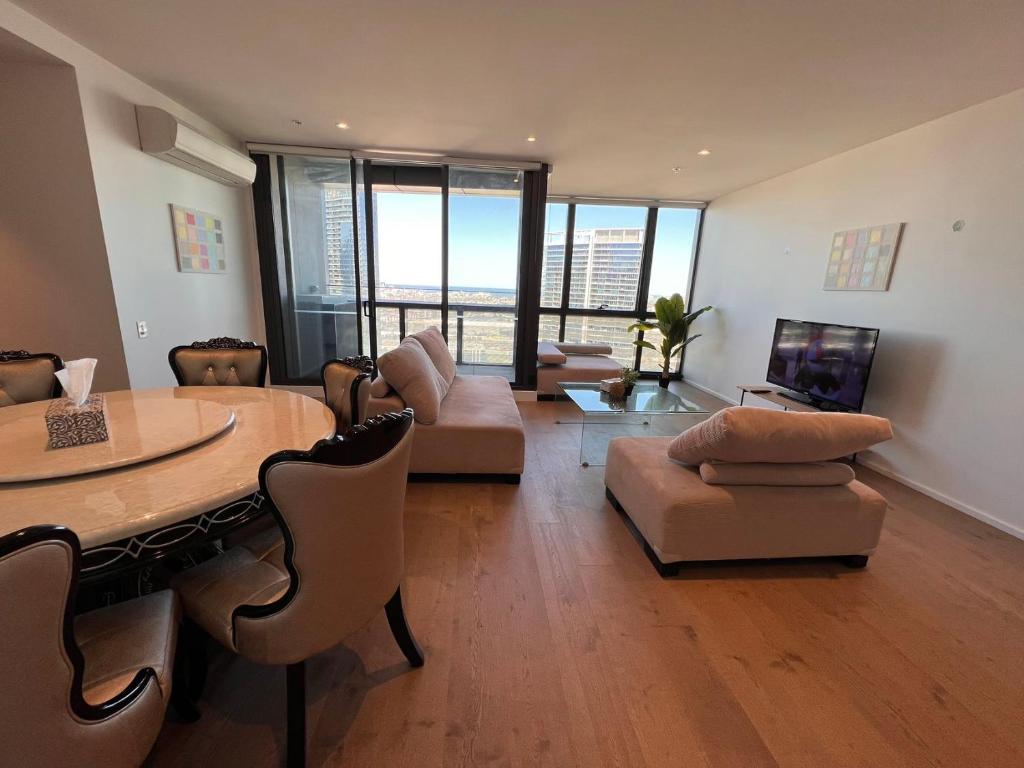 883 Docklands photo 2