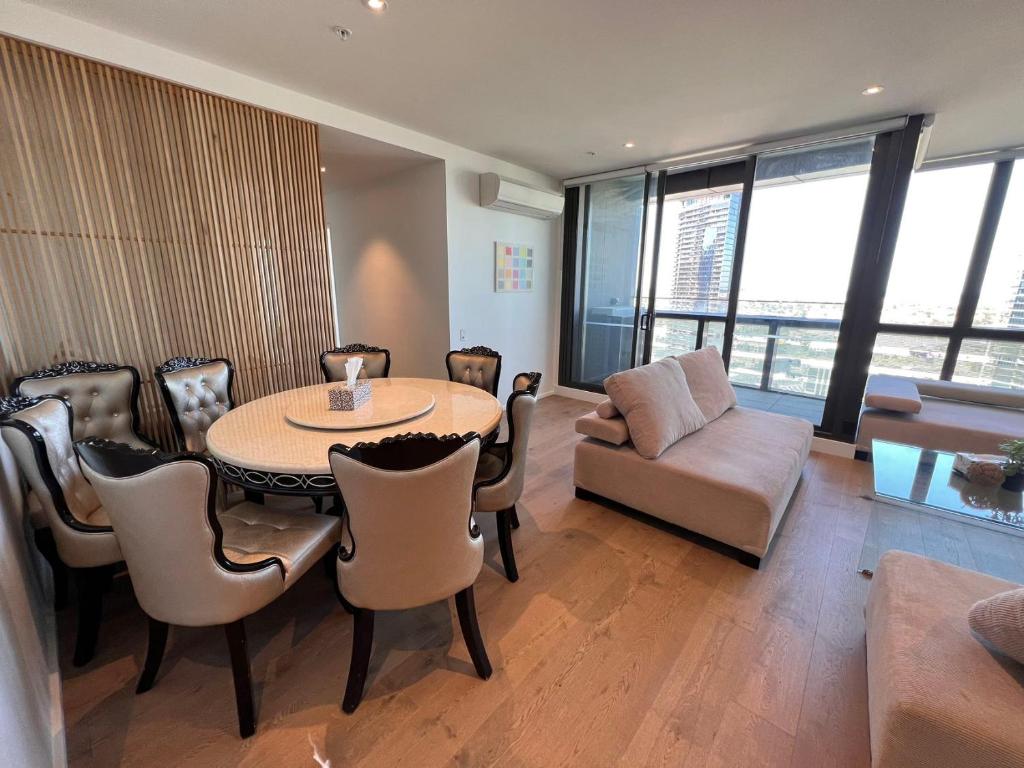 883 Docklands photo 3