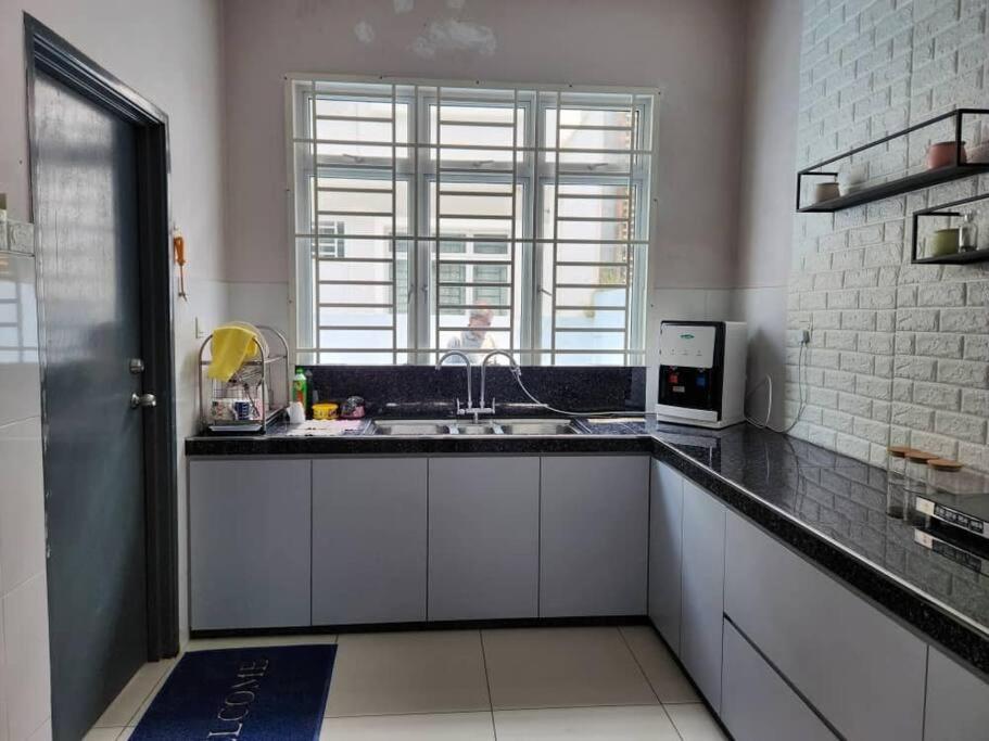 Landed house and Airbnb photo 4