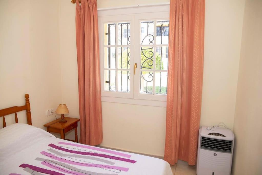 Ground Floor 2 bed Apartment with garden & communal pool photo 3
