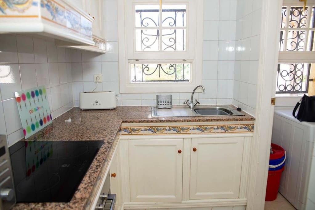 Ground Floor 2 bed Apartment with garden & communal pool photo 4