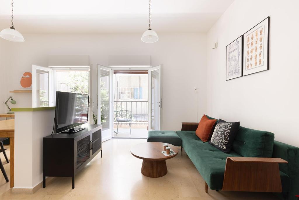 TLV2RENT Unique Dizengof Apartment