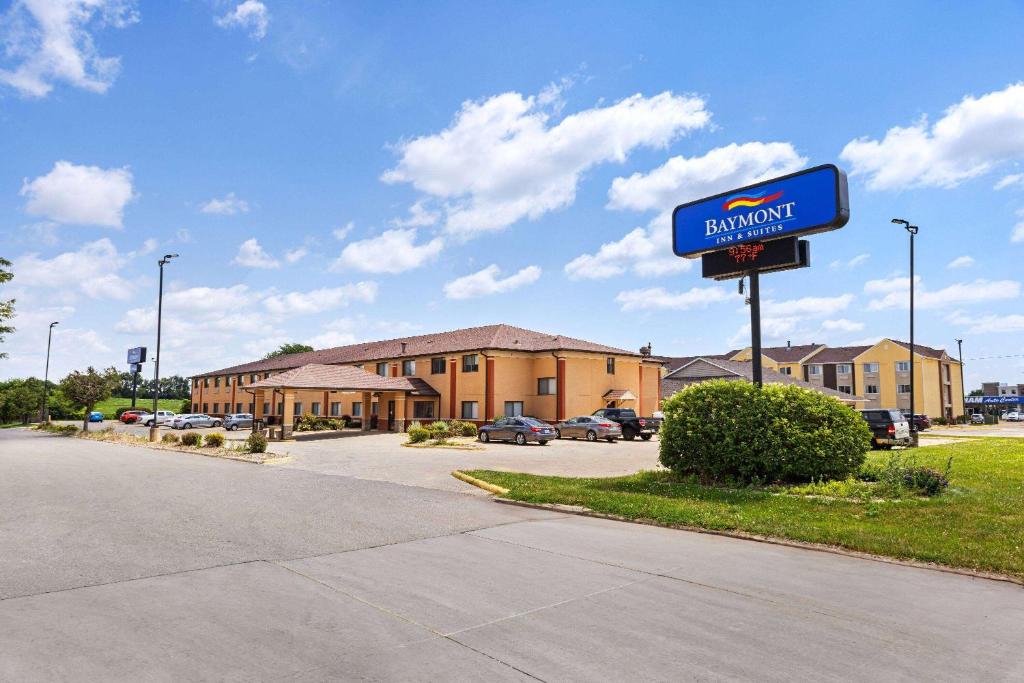 Baymont by Wyndham Waterloo photo 1