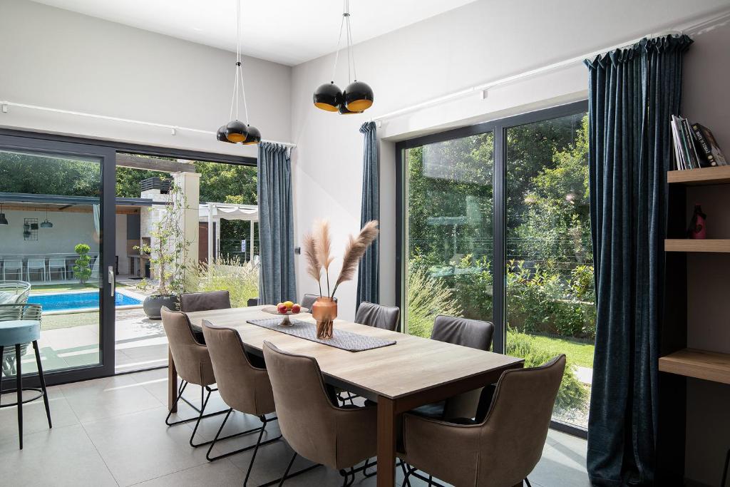 Luxury design Villa Maell with private pool and high level of privacy photo 4