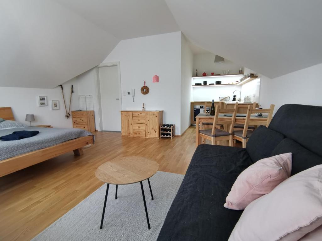 Moji Sousedi - Apartmán Červená photo 1