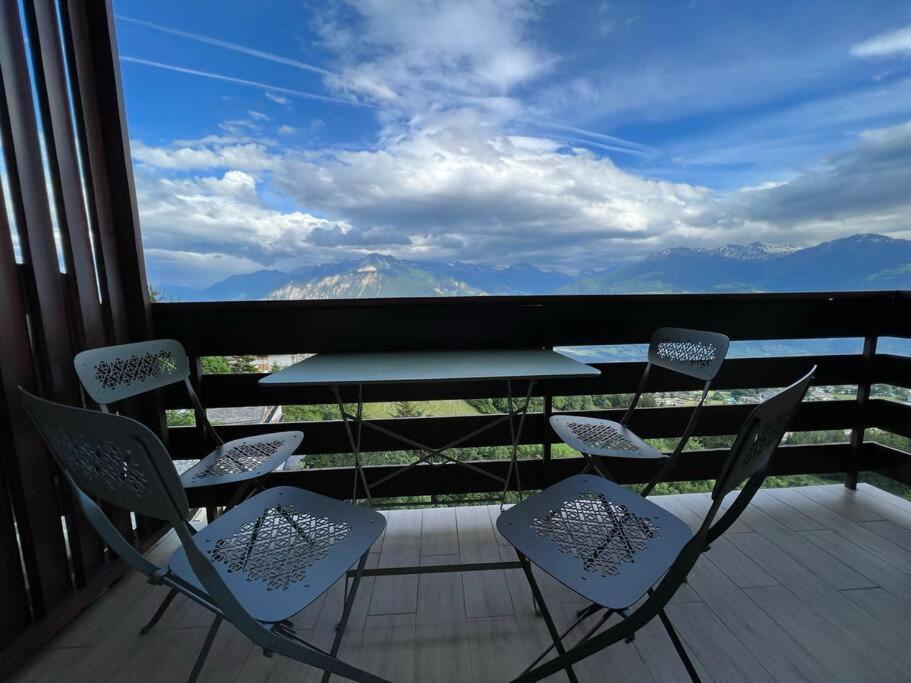Cozy 2-bedroom appartment, lovely mountain escape photo 1